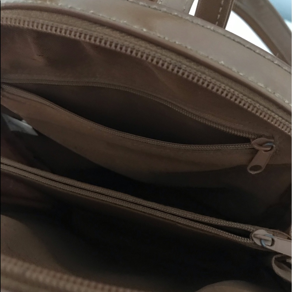 backpack - Picture 2 of 3